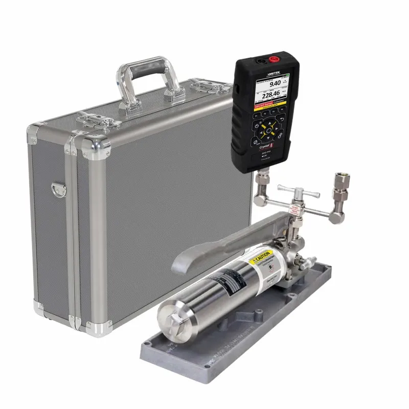 Ametek Crystal HPC50 [HPC51-15PSI-FOV] Intrinsically Safe, Single Sensor Handheld Pressure Calibrator w/Pump System F (Oil) 0 to 15 000 psi/1000 bar, 1/4 NPT Male, 15 psi & Aluminum Case