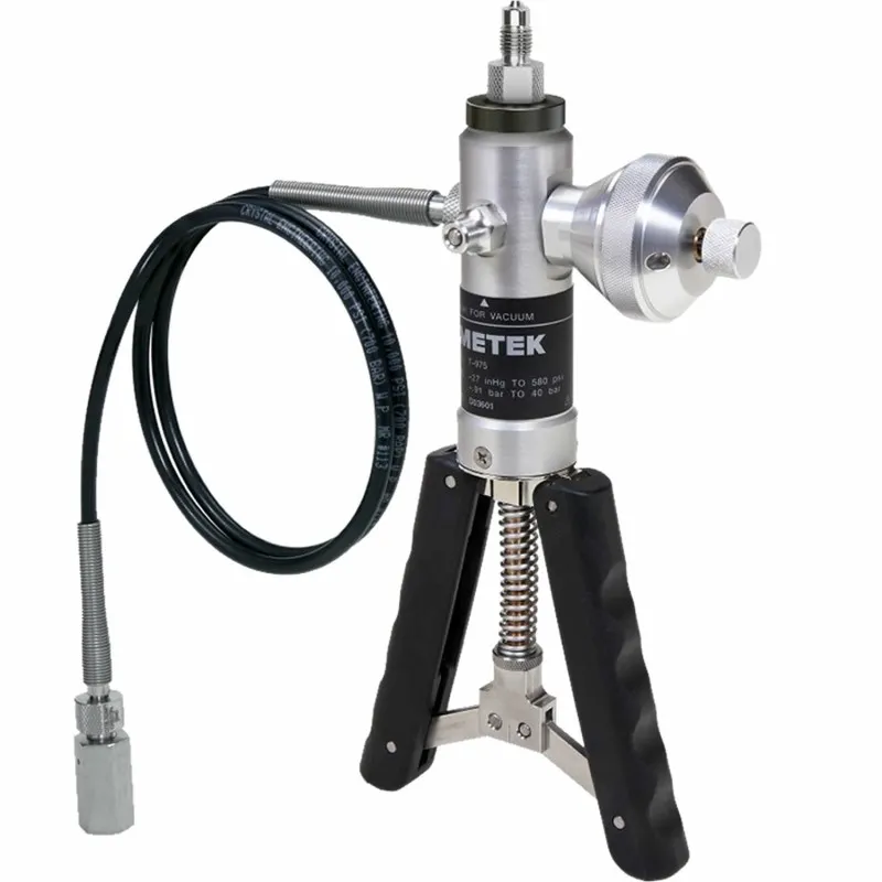 Ametek Crystal T-975 Pneumatic Pressure Pump, -0.91 to 40 Bar (-13.1 to 580 Psi)