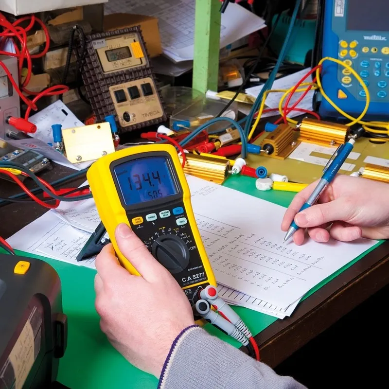 Chauvin Arnoux CA 5277 [P01196777] 10A AC / 20A DC, 1000V AC/DC True RMS Handheld Digital Multimeter