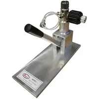 Dwyer BCHP Low Pressure Calibration Pump, -28 inHg to 870 psi (-0.95 bar to 60 bar)
