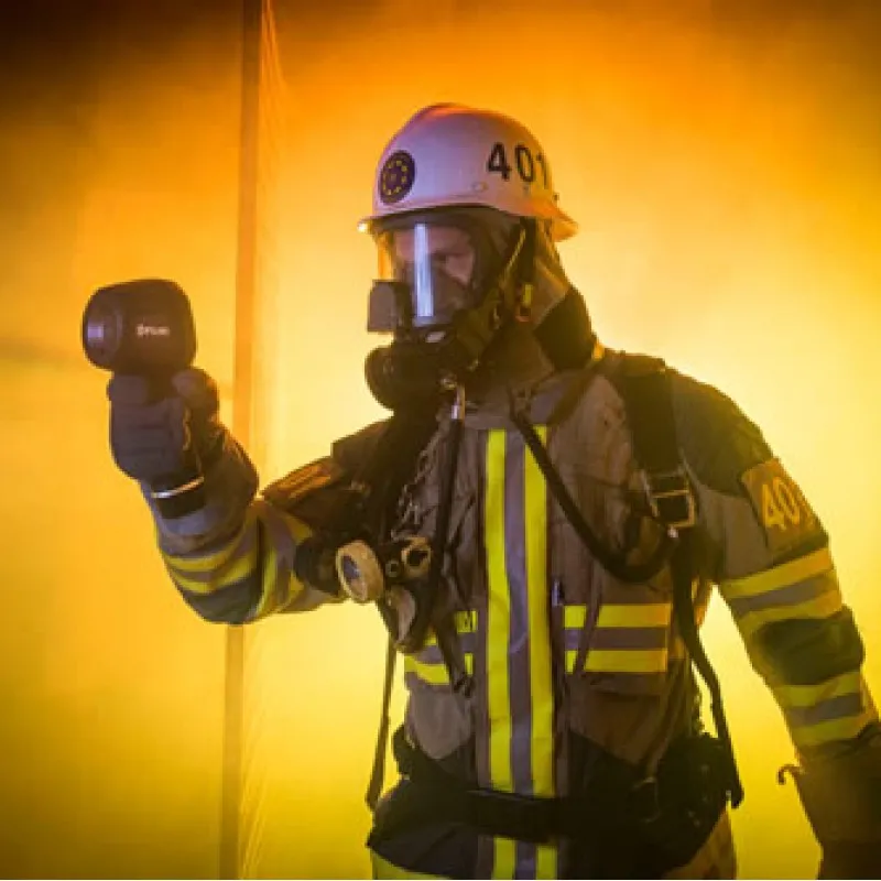 FLIR K2 [73701-0101] Thermal Imaging Firefighting Camera,  –20°C to 150°C (–4°F to 302°F) 0°C to 500°C (32°F to 932°F)