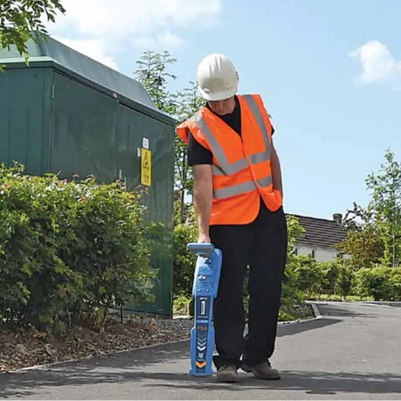 SPX Radiodetection RD8100 Precision Pipe and Cable Locator*DIHENTIKAN LIHAT RD8200*