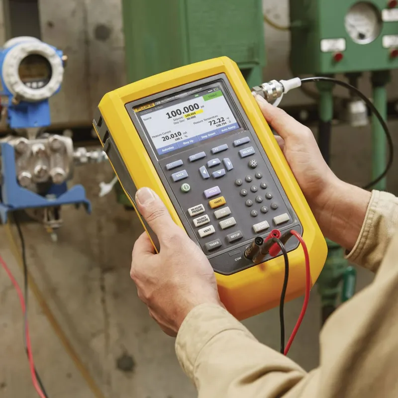 Fluke 729  Automatic Pressure Calibrator (6 Models In This Product Family)