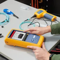Fluke Networks FI2-7300 FiberInspector Ultra Kit (4 Model Dalam Keluarga Produk Ini)
