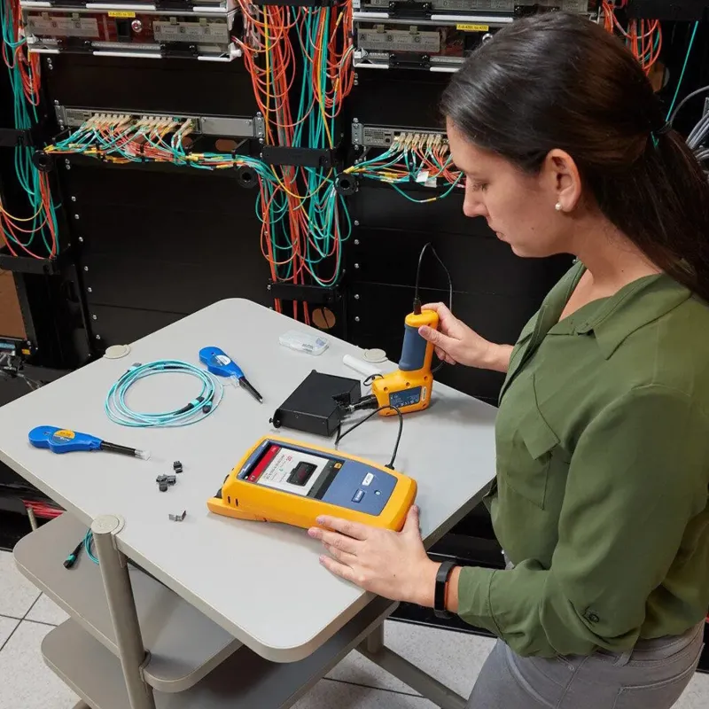 Fluke Networks FI2-7300 FiberInspector Ultra Kit (4 Model In This Product Family)